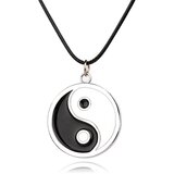 INF Ogrlica z Yin Yang obeskom Črna/bela, (21237741) Cene