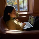 Apple MacBook Air 13 M5 10-core CPU, 10-core GPU, 1TB SSD &amp;ndash; Starlight Slike