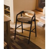 Kave Home Rjav barski stol z nasloni za roke iz masivnega hrasta (vi&amp;scaron;ina sedeža 65 cm) Derile &amp;ndash; Slike