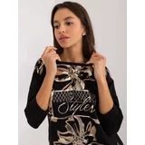 Fashion Hunters Black blouse with print and appliqué