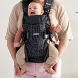 BabyBjörn® ergonomska nosiljka one air mesh anthracite/leopard | shoptok.hr