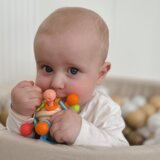 Woopie Baby mekana zvečarka 2u1, grizalo i senzorička igračka za dojenčad 0m+ | shoptok.hr