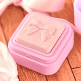 Essence FaBOWlous osvetljevalec odtenek 01 Get That Bow Glow! 3.2 g | Shoptok.si