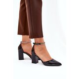 Boto Lacquered Pumps With Pointed Toes On A Heel Black Nossabel | ePonuda.com