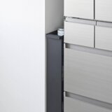 YAMAZAKI Mat črna jeklena kopalniška polica 48x80,5 cm Tower – | Shoptok.si
