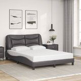 Maison Chic Posteljni okvir - Dvoposteljna postelja - Zakonska postelja z vzglavjem siva 120x200 cm umetno usnje-J16365, (21763215) | Shoptok.si