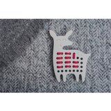 Milin Big Wooden Lacing Toy Little Deer Emily aktivnostna igrača 18 cm x 13 cm x 0,7 cm 1 kos | Shoptok.si