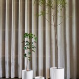 OYOY Living Design Ročno poslikan okrasni cvetlični lonec iz kamenine ø 21,5 cm Nami – | Shoptok.si