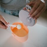 BabyOno Spremnik za mlijeko u prahu s mjericom, boja breskve | shoptok.hr