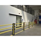 Axelent Stebrič za zaščito pešcev X-Protect, višina 1160 mm, 6 priključkov, ki si stojijo nasproti | Shoptok.si
