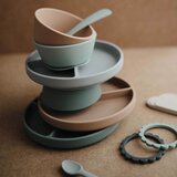 Mushie Silikonska skledica s priseskom – Blush | Shoptok.si