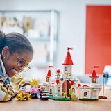 Lego Super Mario: Spopad z Royem na Peachinem gradu | Shoptok.si