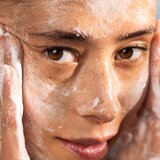 Lumene Nordic-C [VALO] nježni gel za kupanje s eksfolijacijskim učinkom 150 ml | shoptok.hr