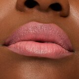 MAC Cosmetics MACximal Sleek Satin Lipstick kremasta vlažilna šminka odtenek Grapefruit Pucker 3,5 g | Shoptok.si