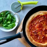 SCANPAN Kolesce za pizzo Spectrum / zeleno / inox, PP, (5000256480) | Shoptok.si