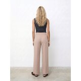 Sinsay Wide leg hlače s remenom od tech-poly materijala Slike