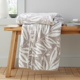 Catherine Lansfield Bež deka od mikropliša 130x170 cm Sorrel Leaves – | shoptok.hr