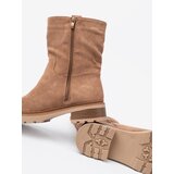 Shelvt Minimalist camel ankle boots made of soft suede | ePonuda.com