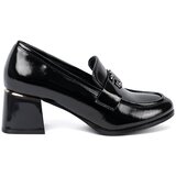 GOODIN Lacquered shoes with silver decoration Cene