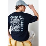 Trendyol Navy Men's Oversize/Wide Fit Back Fluffy Text Printed 100% Cotton T-shirt Cene