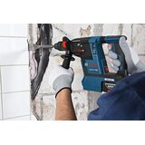 Bosch AMPShare 18V Akumulatorsko kombinirano udarno kladivo (18 V, 2 bateriji, 5,5 Ah, 2,6 J) productname.garantie.plussign BAUHAUS garancija 5 let za naprave na električni ali motorni pogon | Shoptok.si
