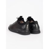 Shelvt Men's black sports shoes insulated | Shoptok.si
