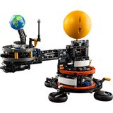 Lego technic planet earth and moon in orbit ( LE42179 ) Cene
