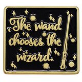 Half Moon Bay Harry Potter - Bedž Harry Potter Wand chooses the Wizard Cene