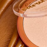 Essence caramelted kremasti osvetljevalec odtenek 01 Sweet 'n Bouncy 4.5 g | Shoptok.si