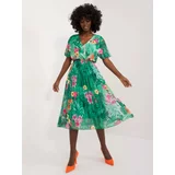 Fashion Hunters Green midi dress with a floral print