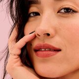 Benefit Plushtint mat vlažilna tekoča šminka odtenek 10 French Toast 6 ml | Shoptok.si