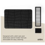 Umbra Mat crna plastična podloga za ocjeđivanje posuđa 61x43 cm Udry – | shoptok.hr