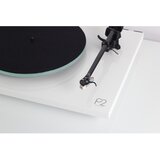 Rega Planar 2 gramofon bel s kartušo Carbon | Shoptok.si