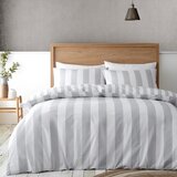 Catherine Lansfield Bela/siva posteljnina za zakonsko posteljo 200x200 cm Cove Stripe – | Shoptok.si