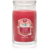 Santa On Skis dišeča sveča Signature 567 g