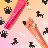 Essence DOG GANG OR CAT CREW?!? DOG LOVERS tonirani balzam za ustnice s peptidi odtenek 01 Best Buddy 13 ml | Shoptok.si