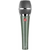 sE Electronics V7 ve dinamični mikrofon za vokal