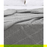 Oyo Concept Sivo bombažno pregrinjalo za zakonsko posteljo 200x220 cm Trenza – Oyo Concept Cene