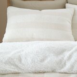 Bianca Kremno bela posteljnina za zakonsko posteljo iz mikropliša 200x200 cm Stripe Fur – | Shoptok.si