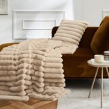 Douceur d intérieur Bež deka od mikropliša 220x240 cm Boudoir – | shoptok.hr