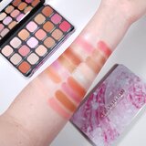 Makeup Revolution Crystal Aura Forever Flawless paleta sjenila za oči nijansa Rose Quartz 19,8 g | shoptok.hr