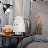 Smeg KLF04CREU Wasserkocher, Regelbar 50's Retro Style, Creme | Shoptok.si