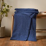 Pineapple Elephant Tamno plava pamučna deka 150x200 cm Jaipur Chunky Waffle – | shoptok.hr