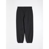 Sinsay Dres hlače jogger s izvezenim natpisom 5th Avenue | shoptok.hr