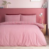Catherine Lansfield Bordo rdeča enojna posteljnina 135x200 cm Epping Textured Stripe &amp;ndash; Slike