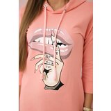 Kesi Šaty s delším zadním dílem a barevným potiskem meruňka | Shoptok.si