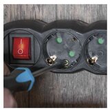  Podaljšek 3 m / 4 vtičnic / s stikalom / črni / PVC / 1,5 mm2 | Shoptok.si