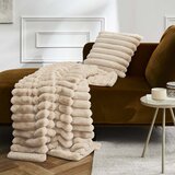 Douceur d intérieur Bež odeja iz mikropliša 180x220 cm Boudoir – | Shoptok.si