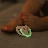 BabyOno Anatomska slikonska duda GLOW 18 mj+, 2 kom | shoptok.hr
