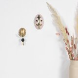 Spinder Design Stenski obešalnik v zlati barvi Tick – | Shoptok.si